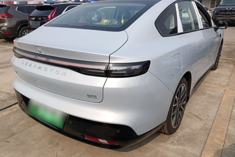 Used Leapmotor B01 2025 550 LiDAR Edition Rear Right 45 Deg