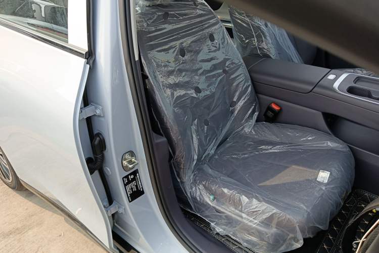 Used Leapmotor B01 2025 550 LiDAR Edition Right Front Seat