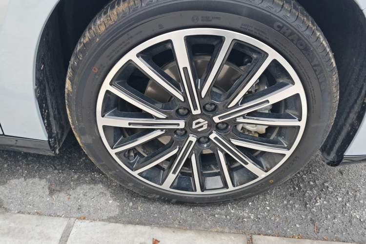 Used Leapmotor B01 2025 650 Enjoyment Edition Right Front Wheel Hub