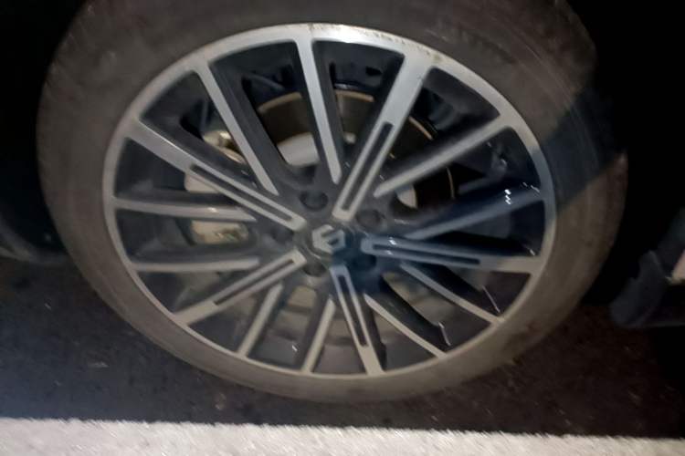 Used Leapmotor B01 2025 650 Enjoyment Edition Right Rear Wheel Hub