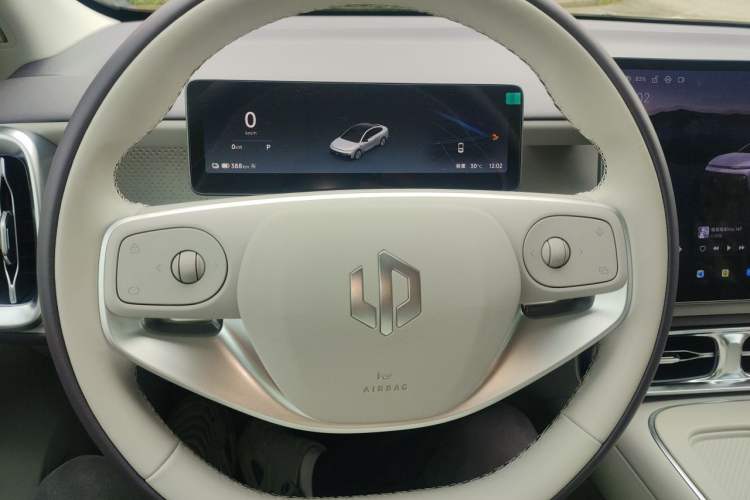Used Leapmotor B01 2025 650 LiDAR Edition Steering Wheel