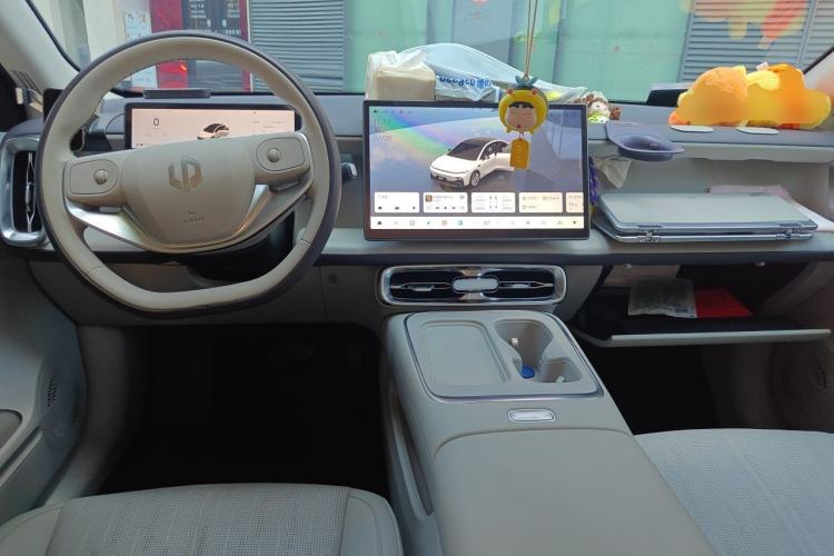Used Leapmotor B01 2025 650 Enjoyment Edition Center Console