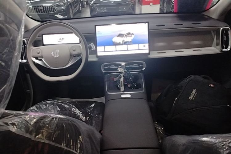 Used Leapmotor B01 2025 550 Comfort Edition Center Console