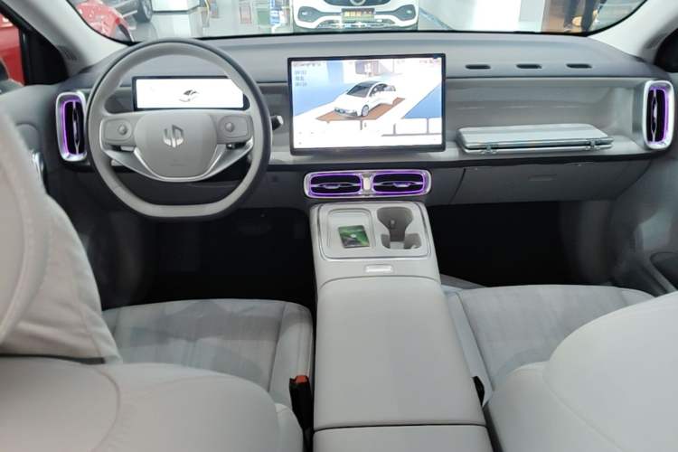 Used Leapmotor B01 2025 550 Enjoyment Edition Center Console