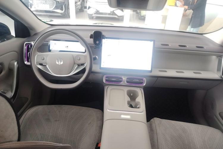 Used Leapmotor B01 2025 650 Enjoyment Edition Center Console