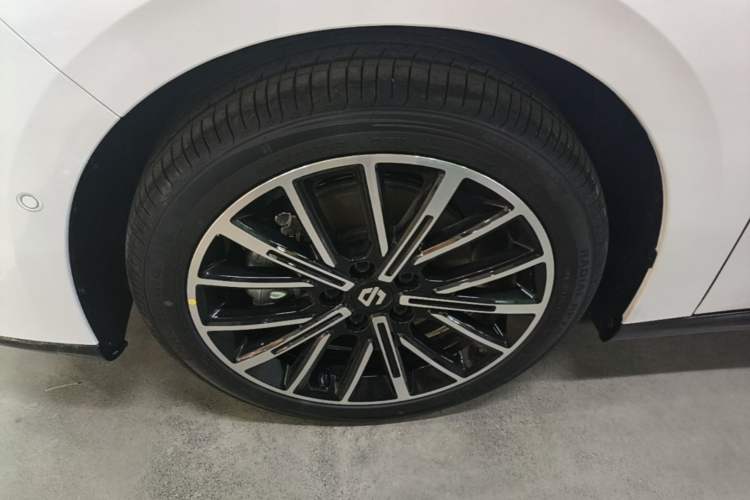 Used Leapmotor B01 2025 550 Comfort Edition Left Front Wheel Hub