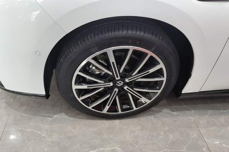 Used Leapmotor B01 2025 550 Enjoyment Edition Left Front Wheel Hub