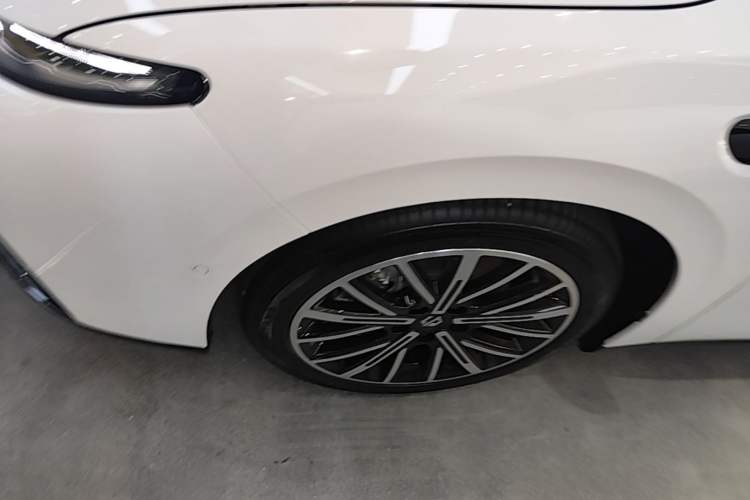 Used Leapmotor B01 2025 650 LiDAR Edition Left Front Wheel Hub