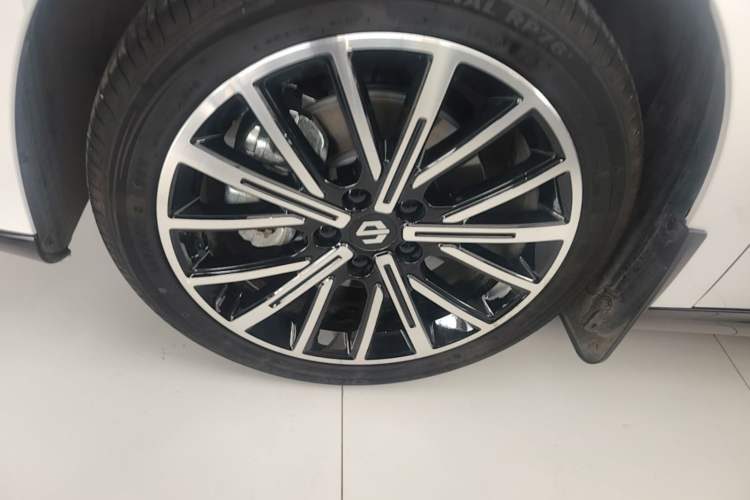 Used Leapmotor B01 2025 650 Enjoyment Edition Left Front Wheel Hub