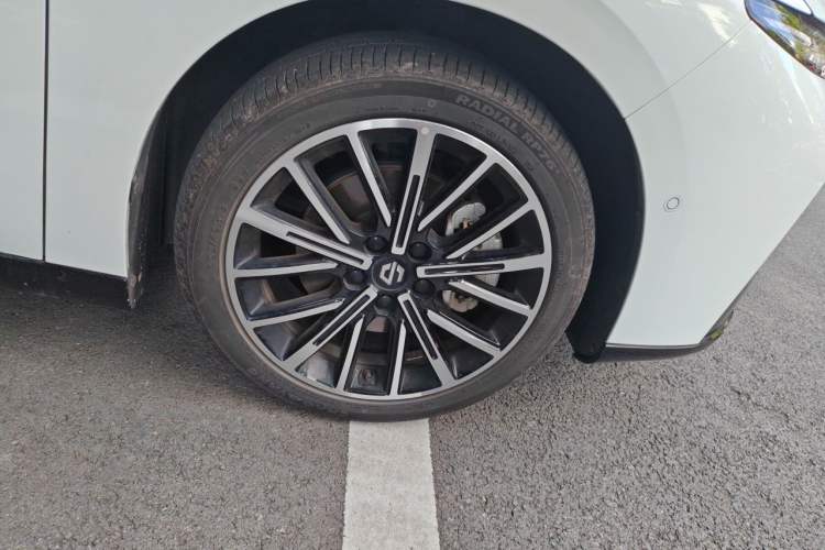 Used Leapmotor B01 2025 650 Enjoyment Edition Right Front Wheel Hub