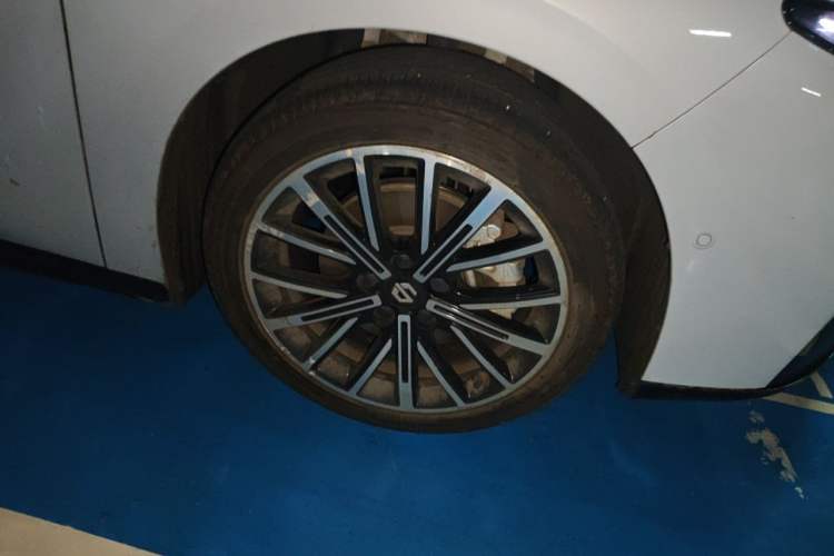 Used Leapmotor B01 2025 550 Comfort Edition Right Front Wheel Hub