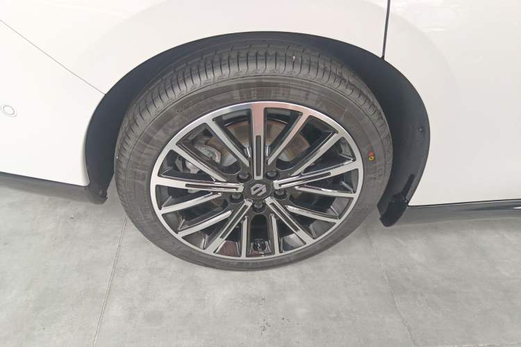 Used Leapmotor B01 2025 550 Comfort Edition Right Rear Wheel Hub
