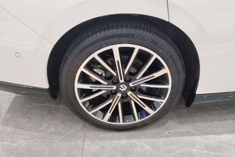 Used Leapmotor B01 2025 550 Enjoyment Edition Right Rear Wheel Hub