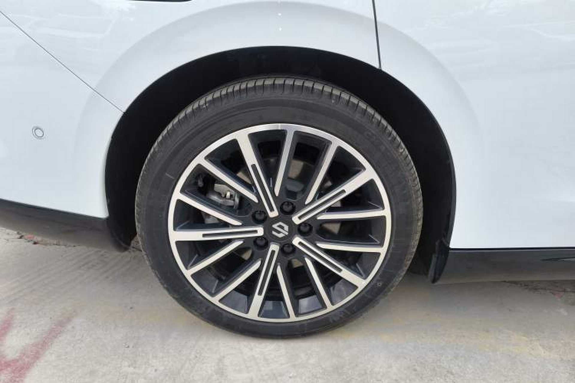 Used Leapmotor B01 2025 650 LiDAR Edition Right Rear Wheel Hub