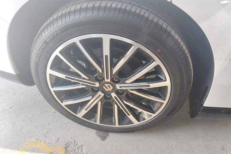 Used Leapmotor B01 2025 550 Smart Drive Edition Right Rear Wheel Hub