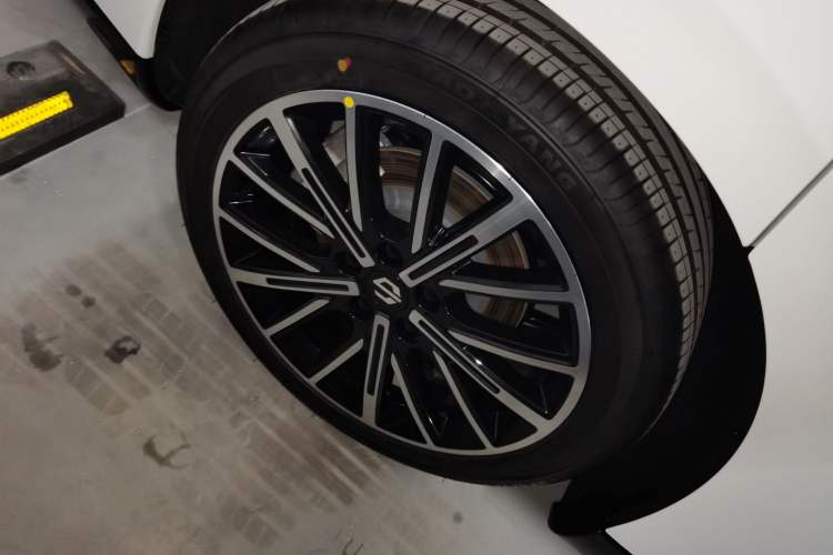 Used Leapmotor B01 2025 550 Comfort Edition Right Rear Wheel Hub