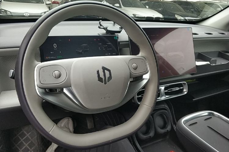 Used Leapmotor B10 2025 510 Comfort Edition Center Console