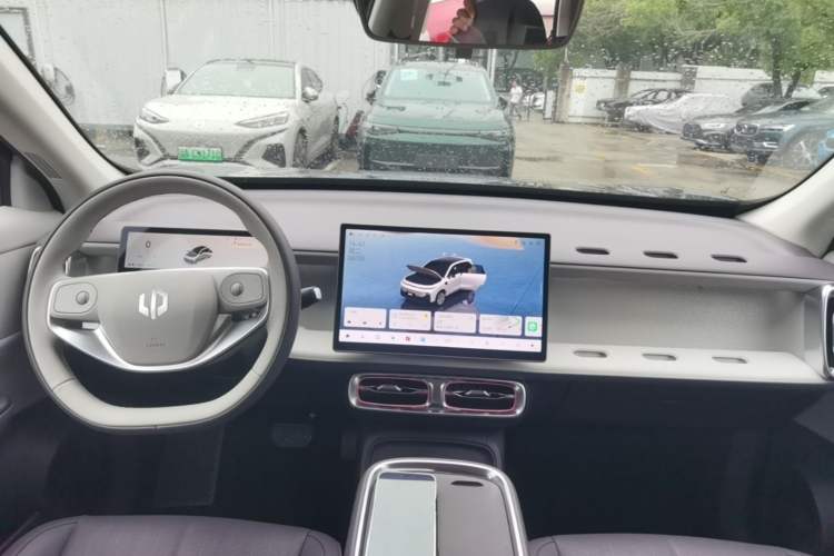 Used Leapmotor B10 2025 510 LiDAR Version Center Console