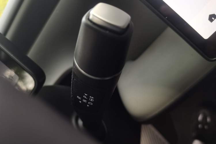Used Leapmotor B10 2025 510 LiDAR Version Gear Lever