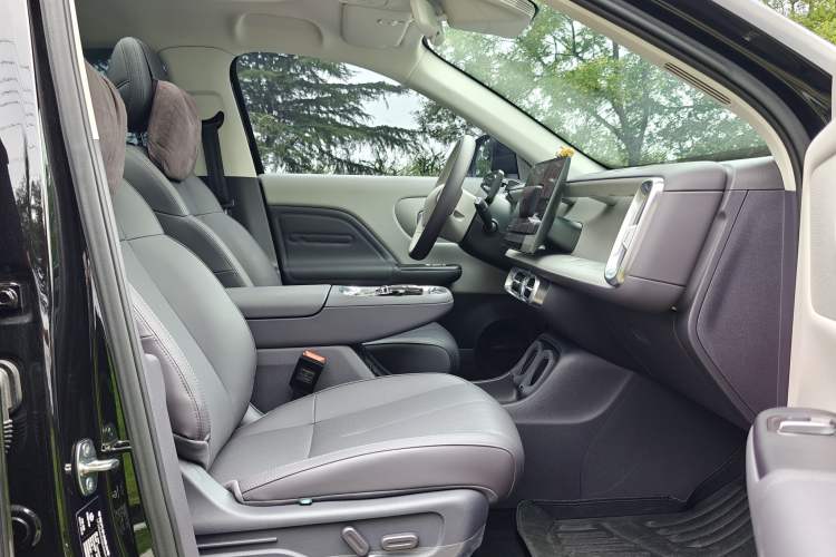 Used Leapmotor B10 2025 510 Joyful Edition Interior 6