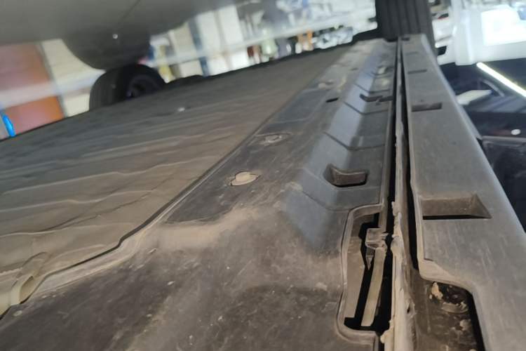 Used Leapmotor B10 2025 510 Joyful Edition Left Side Sill