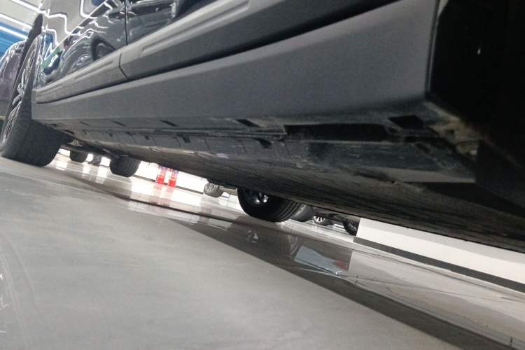 Used Leapmotor B10 2025 510 Joyful Edition Left Side Sill