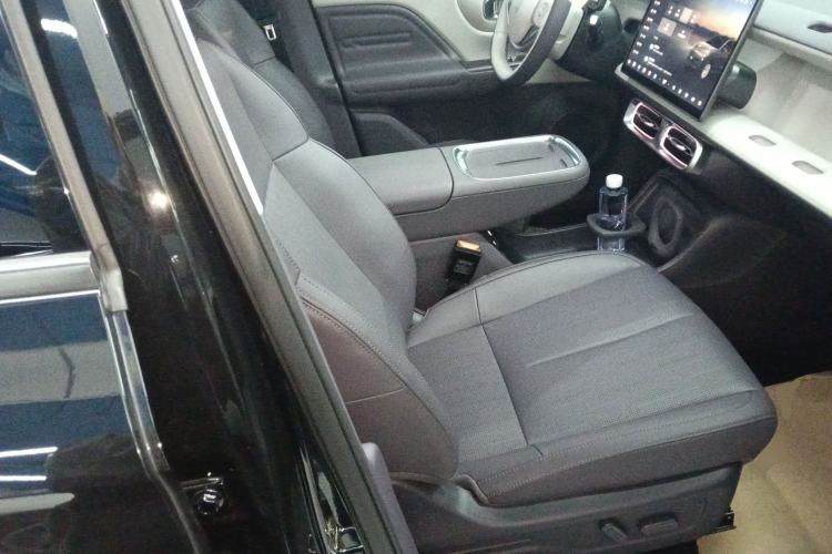Used Leapmotor B10 2025 510 Joyful Edition Right Front Seat