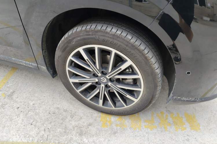 Used Leapmotor B10 2025 510 Joyful Edition Right Front Wheel Hub
