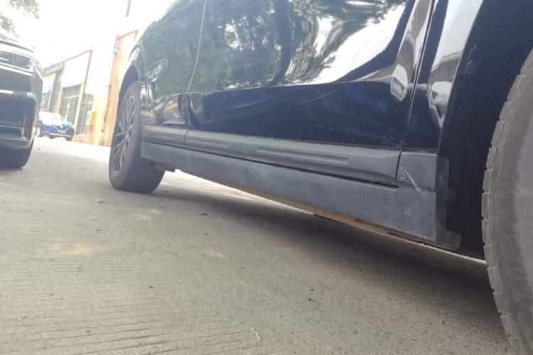 Used Leapmotor B10 2025 510 Joyful Edition Right Side Sill