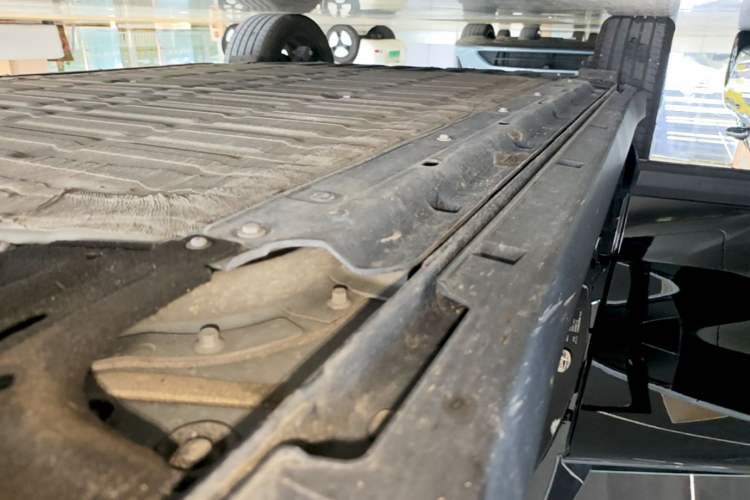 Used Leapmotor B10 2025 510 Joyful Edition Right Side Sill