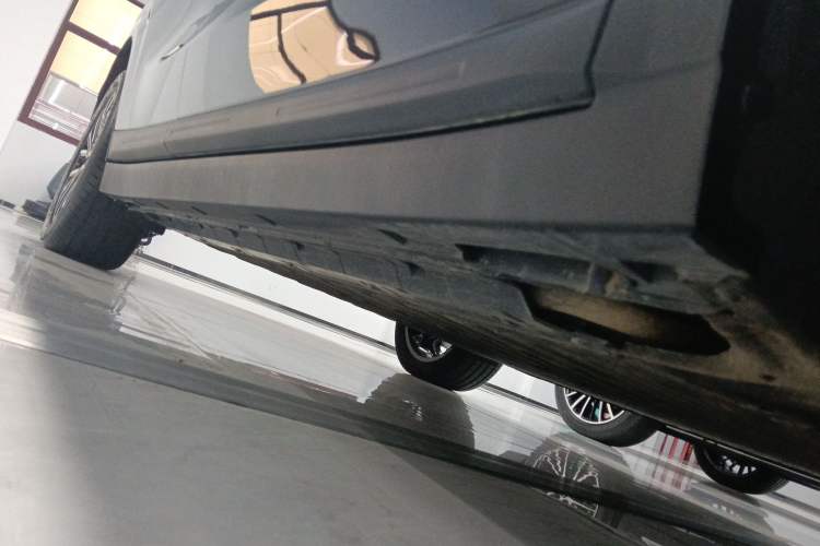 Used Leapmotor B10 2025 510 Joyful Edition Right Side Sill
