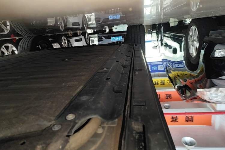 Used Leapmotor B10 2025 510 Joyful Edition Right Side Sill