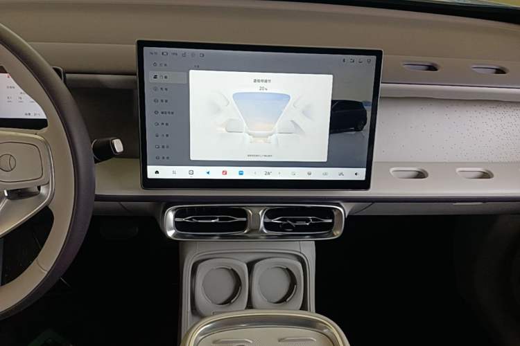 Used Leapmotor B10 2025 510 LiDAR Version Audio And AC Panel