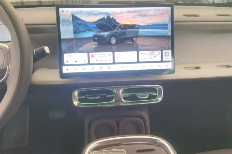 Used Leapmotor B10 2025 510 LiDAR Version Audio And AC Panel