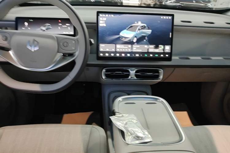 Used Leapmotor B10 2025 510 LiDAR Version Audio And AC Panel