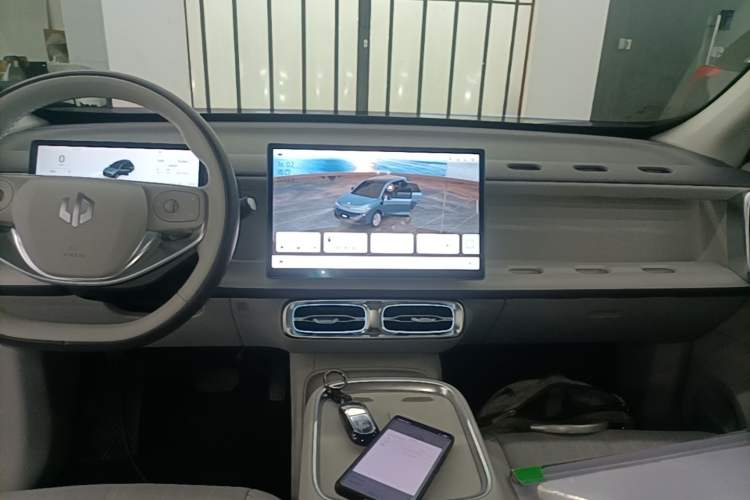 Used Leapmotor B10 2025 510 LiDAR Version Audio And AC Panel