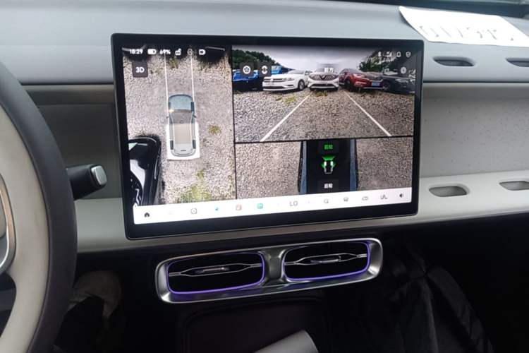 Used Leapmotor B10 2025 510 LiDAR Version Audio And AC Panel