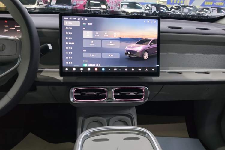 Used Leapmotor B10 2025 510 LiDAR Version Audio And AC Panel