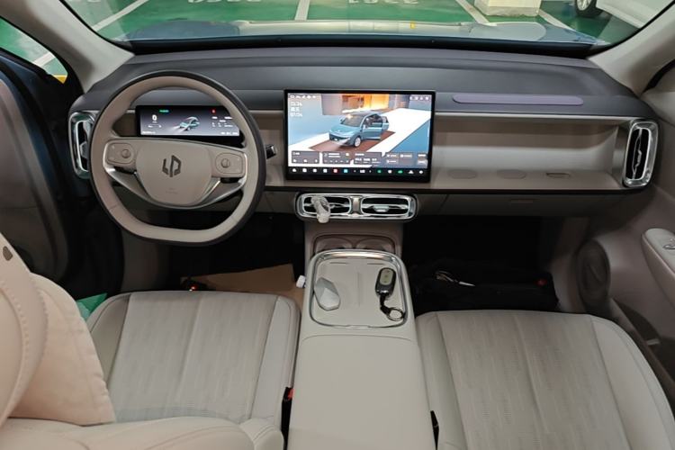 Used Leapmotor B10 2025 510 LiDAR Version Center Console
