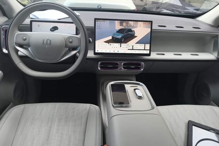 Used Leapmotor B10 2025 510 LiDAR Version Center Console