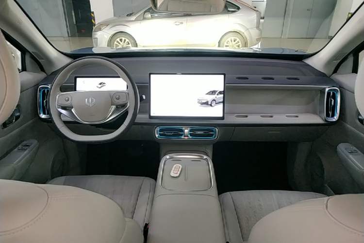 Used Leapmotor B10 2025 510 LiDAR Version Center Console
