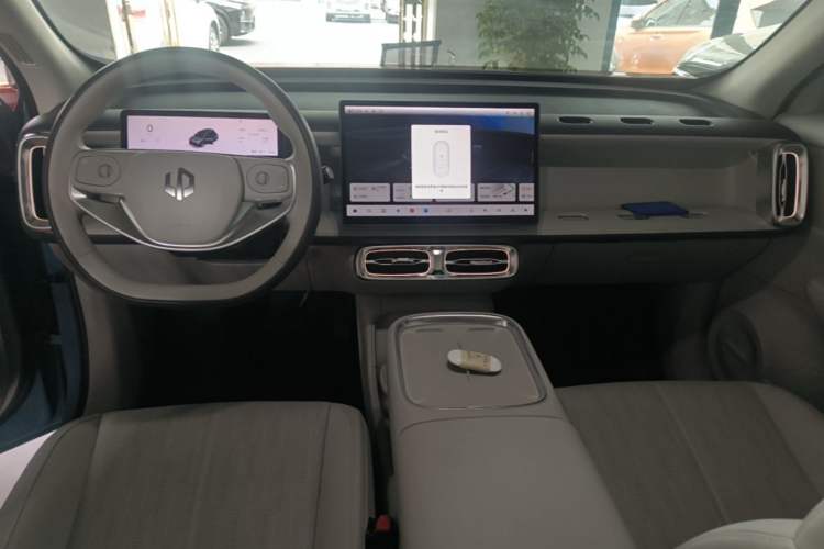 Used Leapmotor B10 2025 510 LiDAR Version Center Console