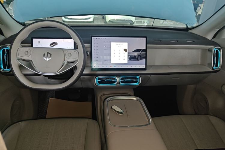 Used Leapmotor B10 2025 510 LiDAR Version Center Console