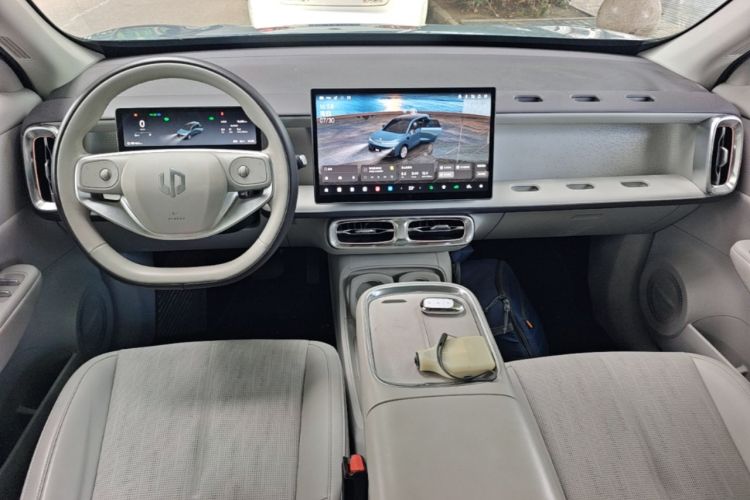 Used Leapmotor B10 2025 510 LiDAR Version Center Console