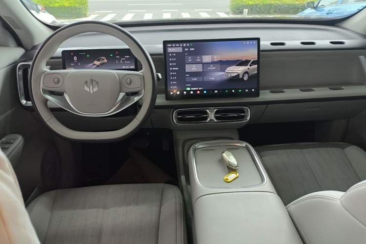 Used Leapmotor B10 2025 510 LiDAR Version Center Console