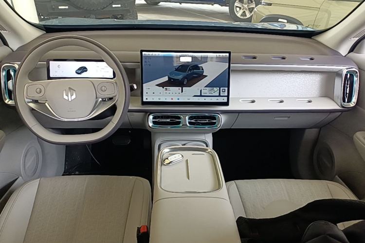 Used Leapmotor B10 2025 510 LiDAR Version Center Console