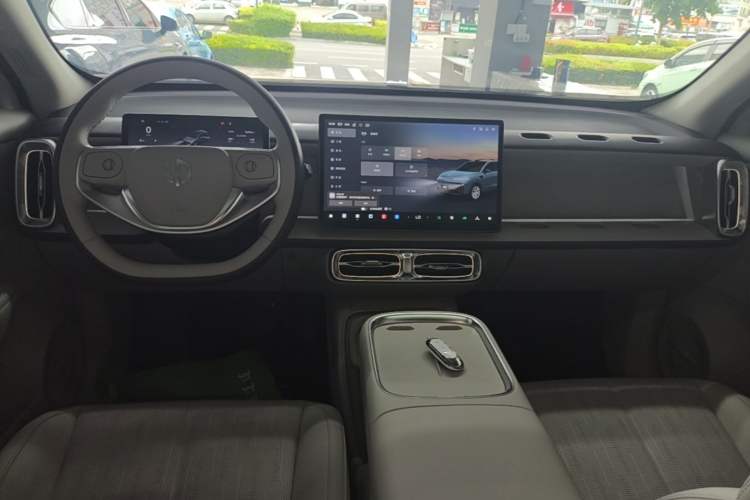 Used Leapmotor B10 2025 510 LiDAR Version Center Console