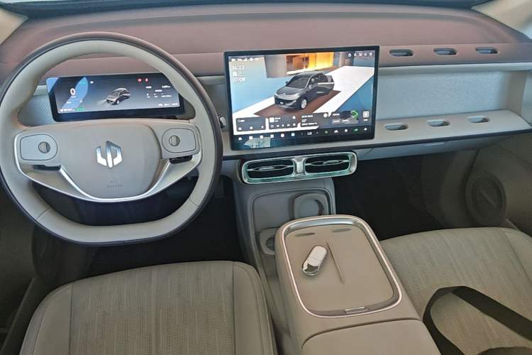 Used Leapmotor B10 2025 510 LiDAR Version Center Console