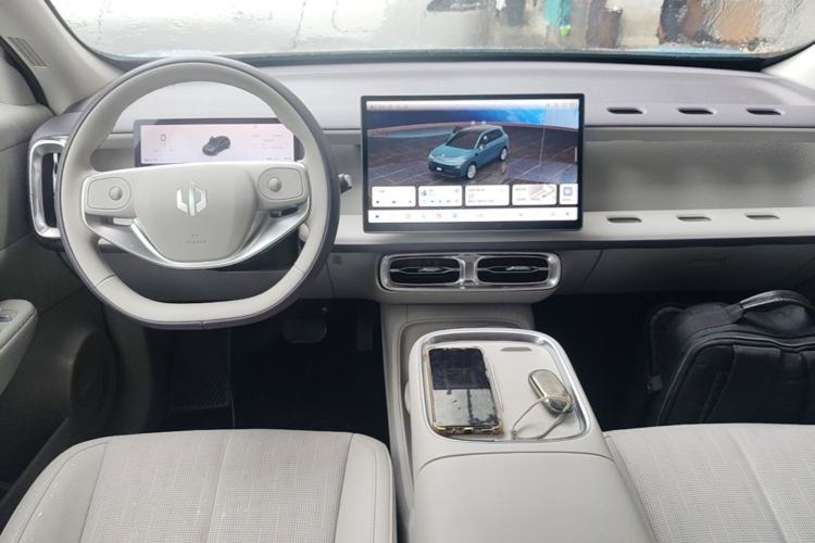 Used Leapmotor B10 2025 510 LiDAR Version Center Console