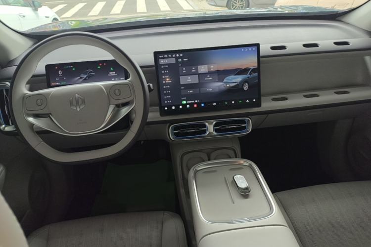Used Leapmotor B10 2025 510 LiDAR Version Center Console